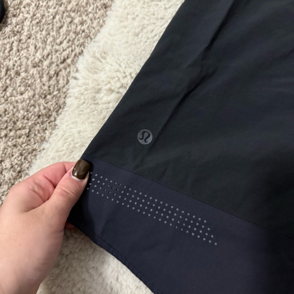 Mens Black LuLuLemon Button Down Size XL - Picture 3 of 3